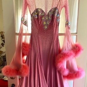 Stunning Sequined Ballroom Gown w/ Faux Fur and Feathers, Size S